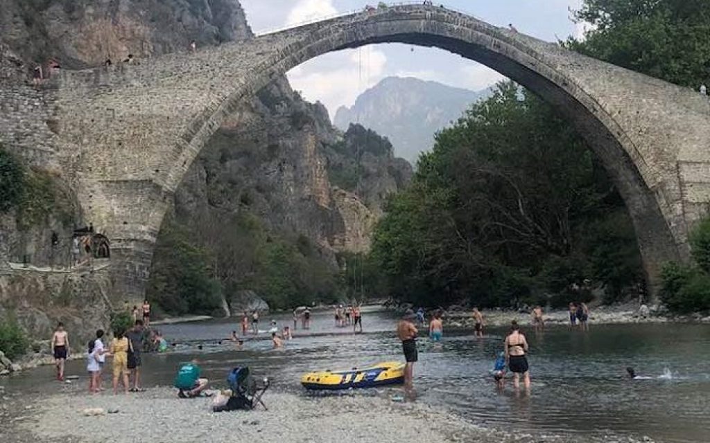 kalokairi potami kolimpi