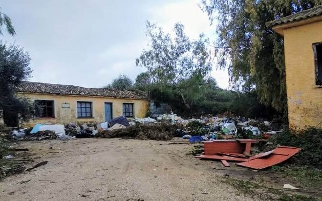 kastro skoupidotopos