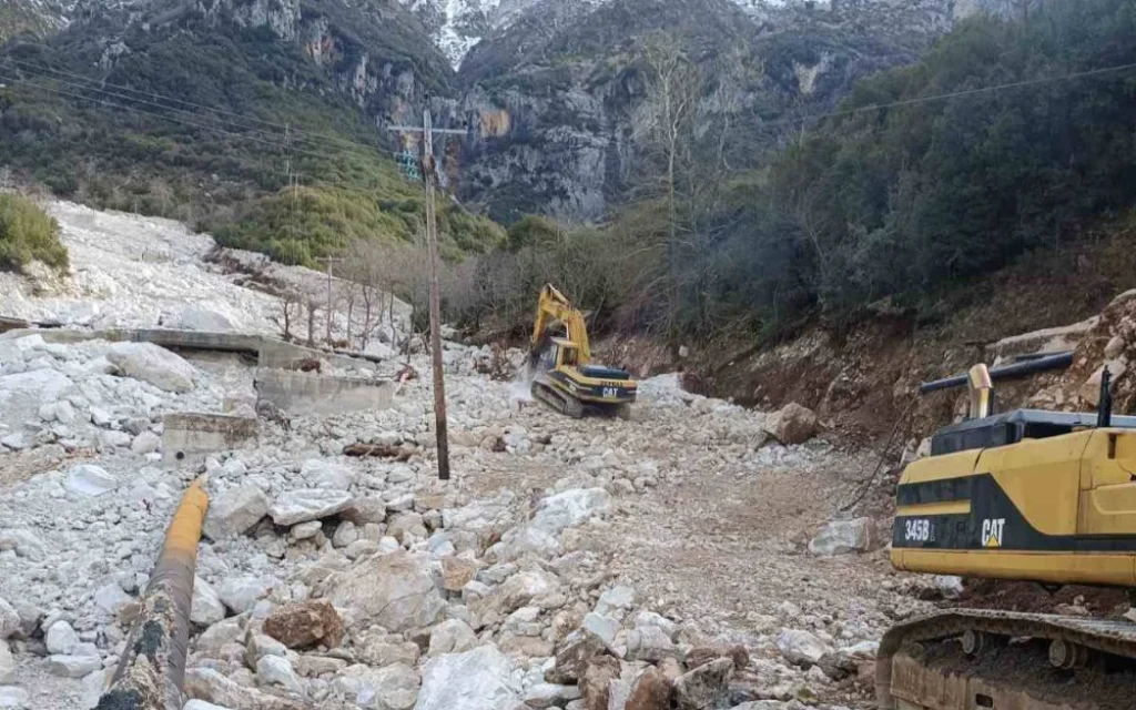 kentrika tzoumerka zimies