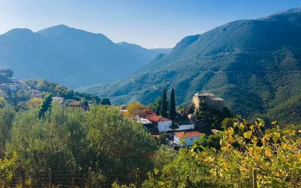 kokkino litari filoiates