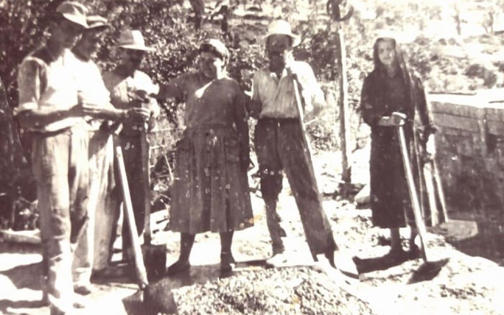mastoroi petras ektesi