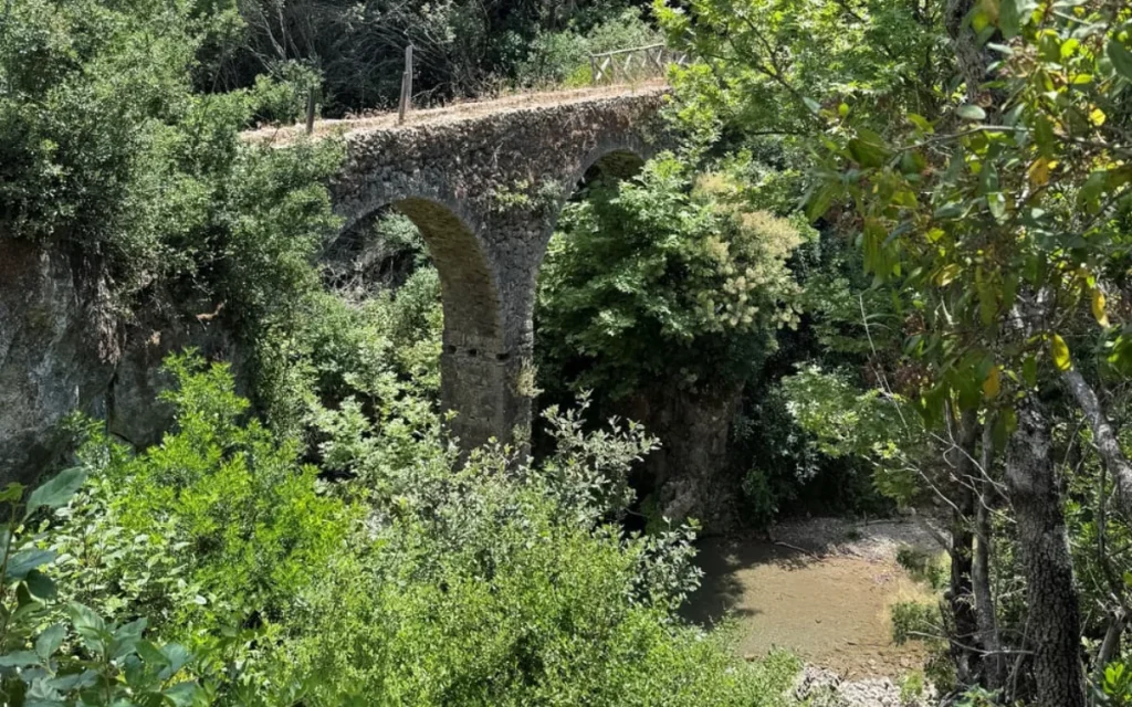 monopati perdika