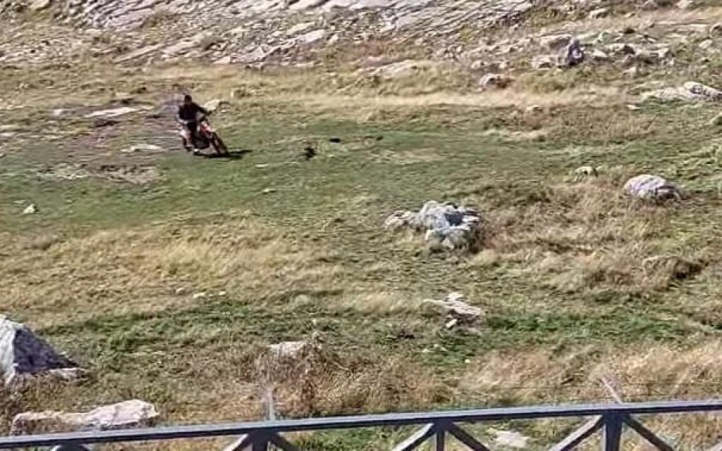 moto cros astraka
