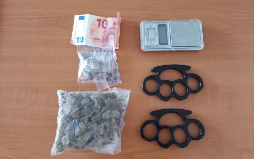 narkotika ioannina ()