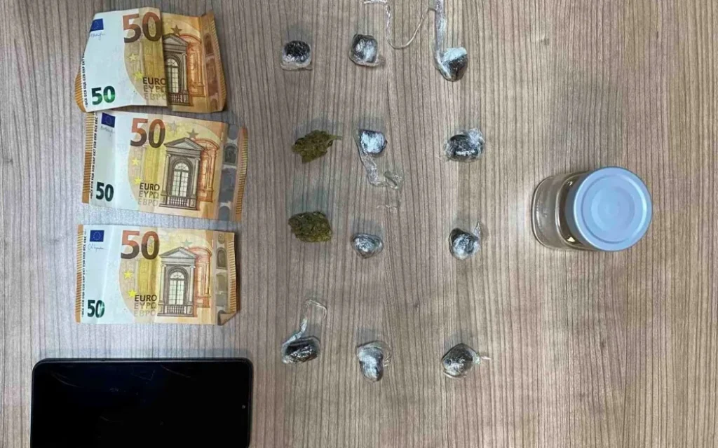 narkotika ioannina ()