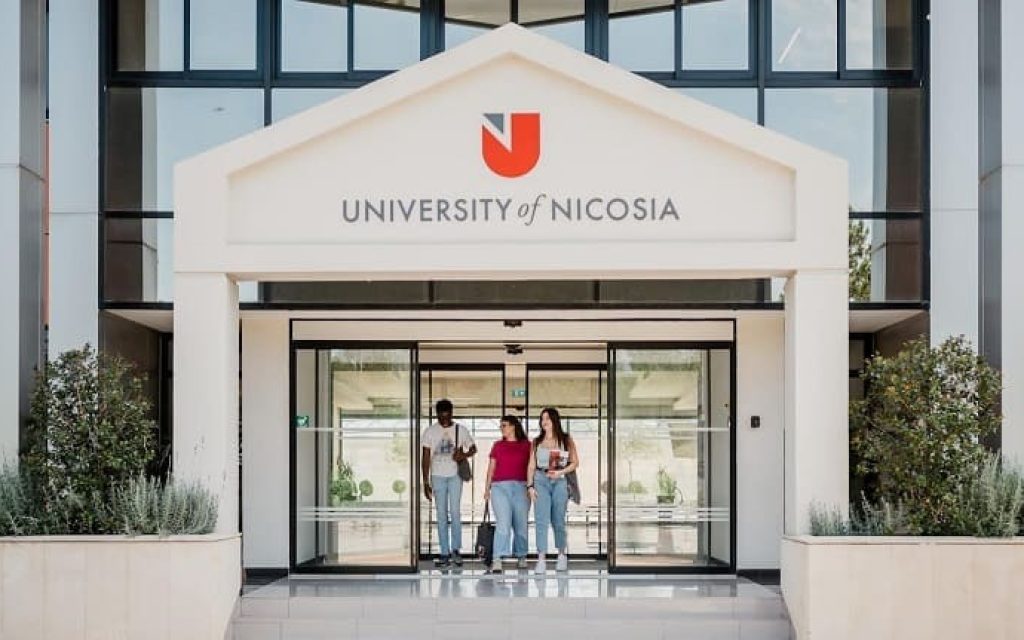 panepistimio leukosias