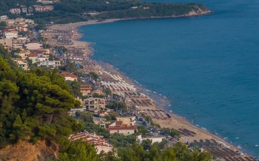 paralia loutsa vraxos