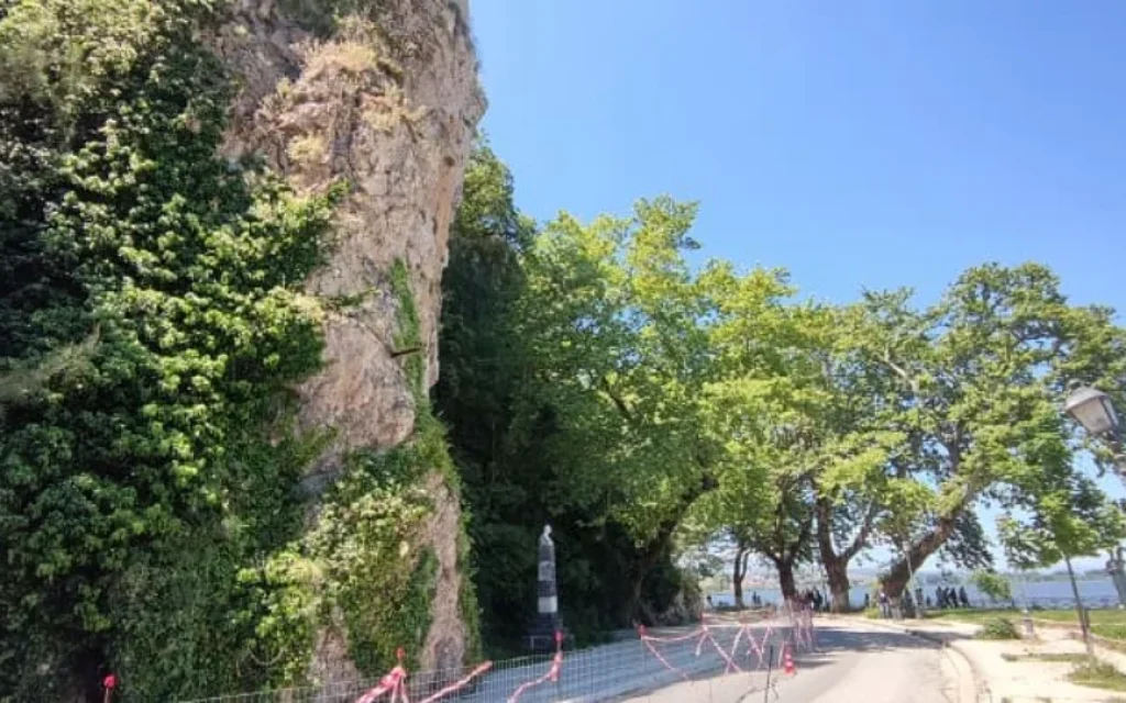 paralimnios filosofou