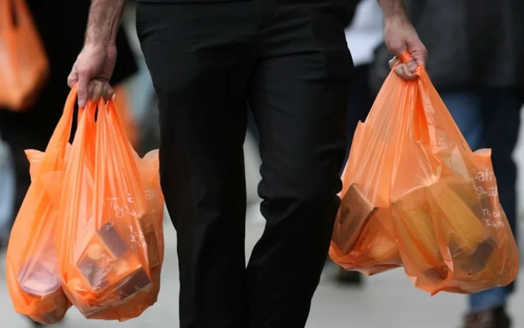 plastikes sakoules