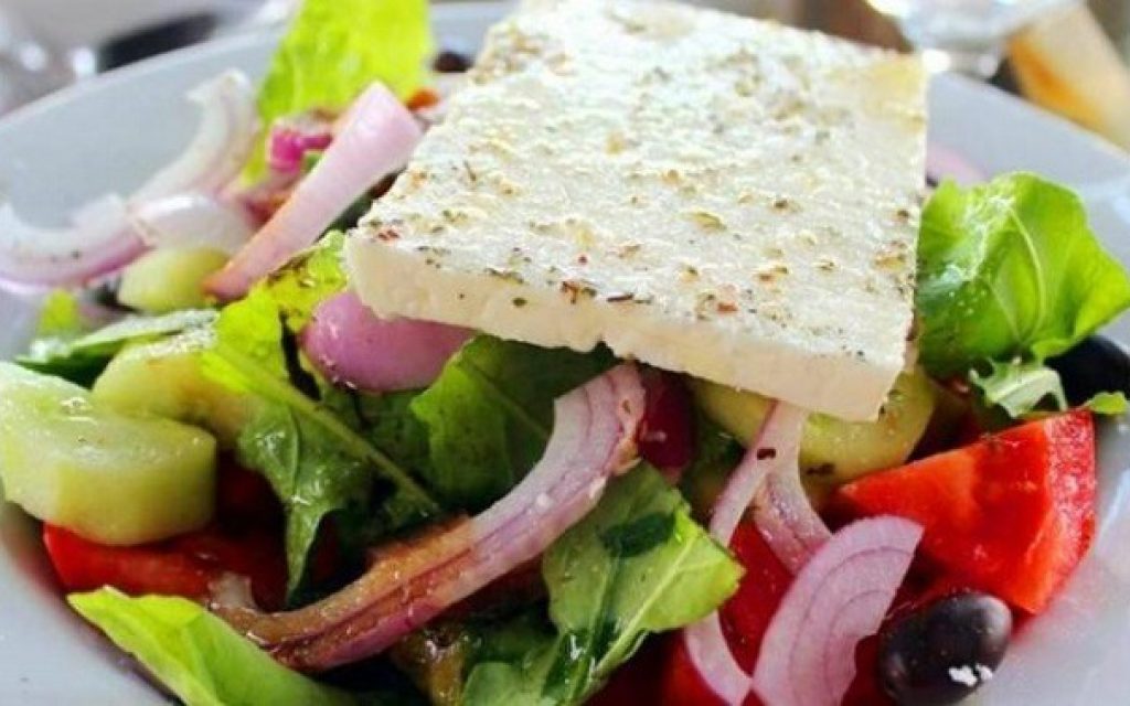 salata feta
