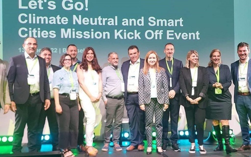 sinantisi ekato poleon