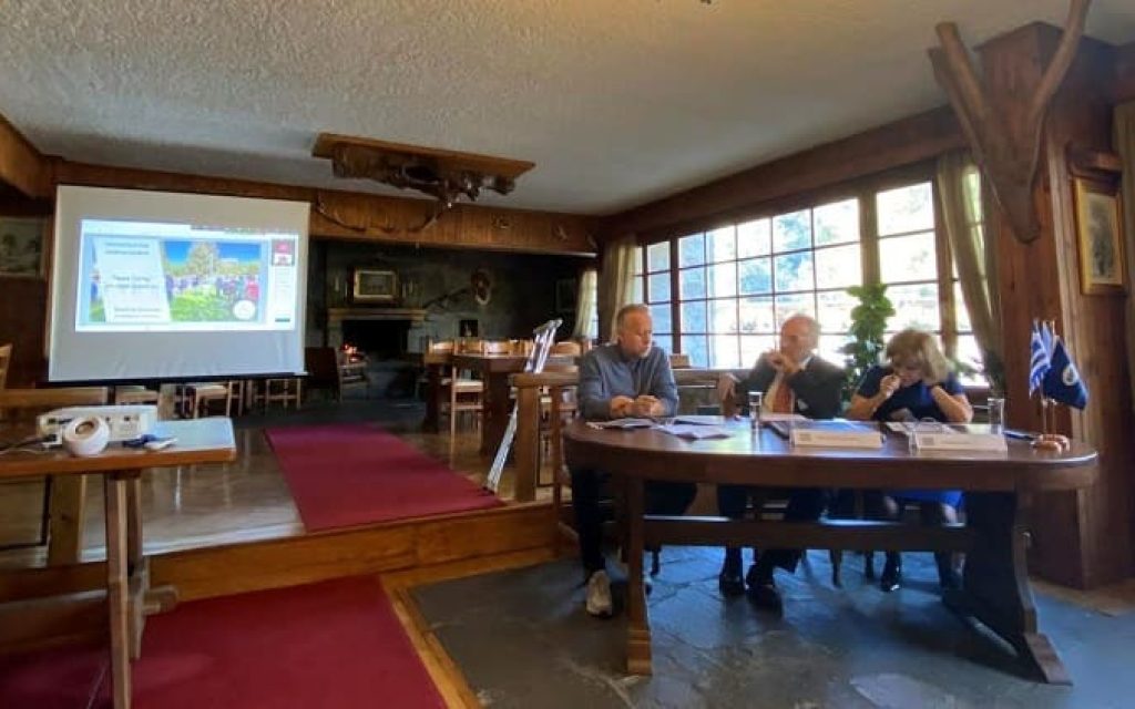 sinantisi mpourazani