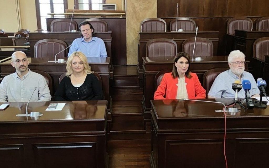 sinenteuksi 100 xronia