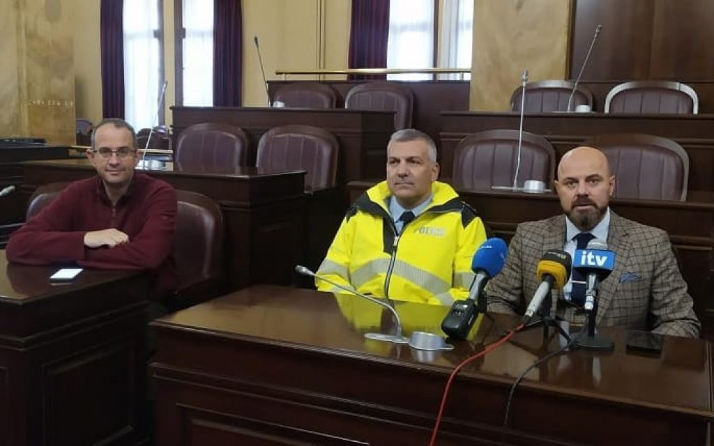 sinenteuksi pinakides