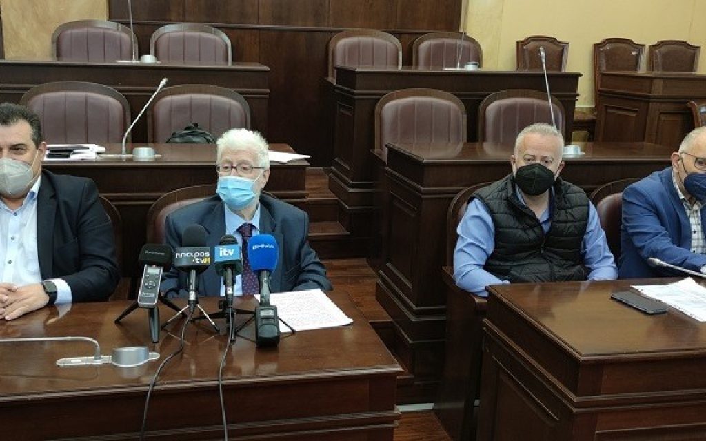 sinteuksi ekato poleis