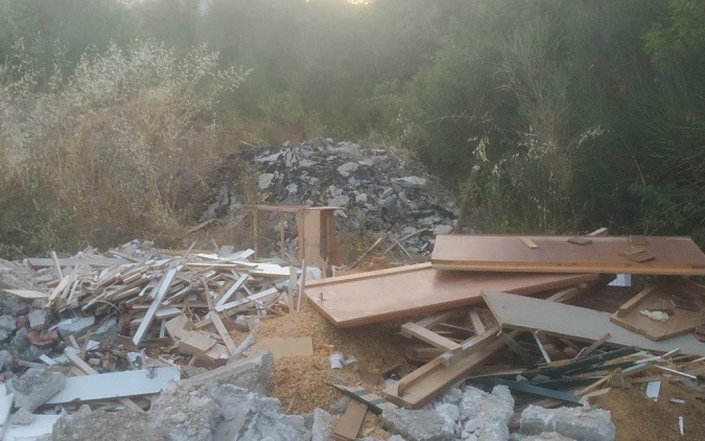 skoupidia gefira meninas