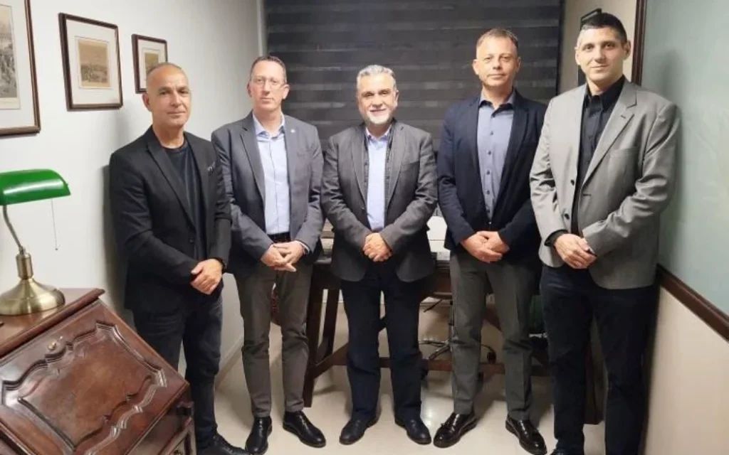 stratiotikoi timaris