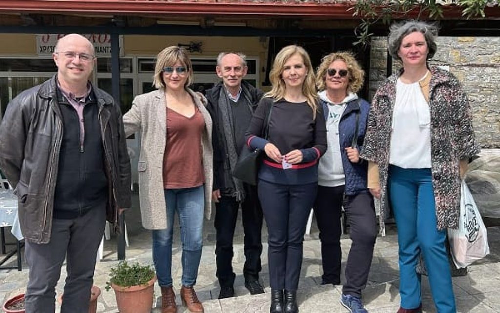 tzoufi voutsaras