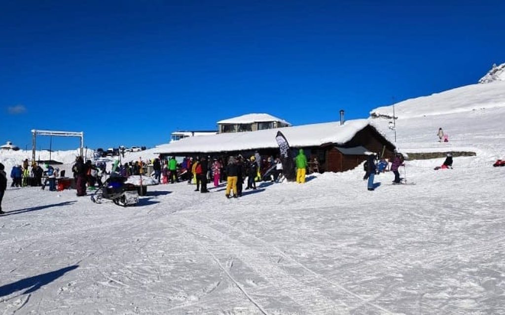 xionodromiko aniliou kosmos