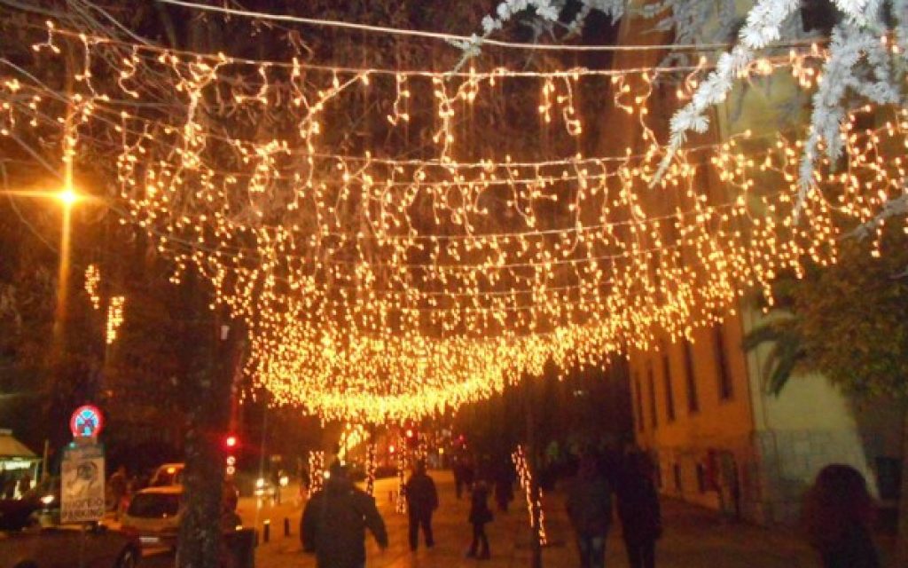 xristougenna plateia