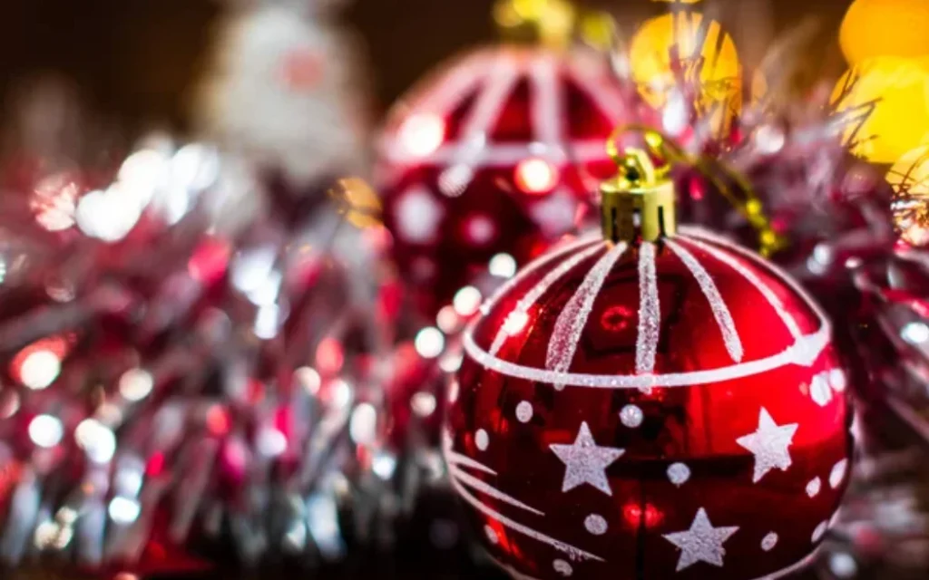 xristougenniatika stolidia