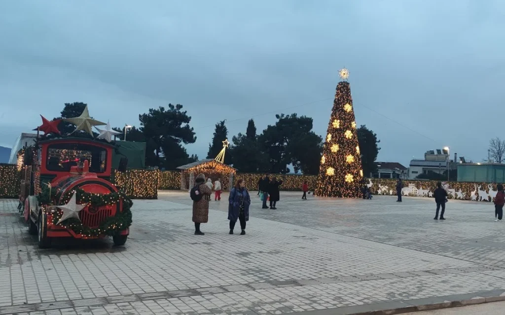 xristougenniatiki plateia