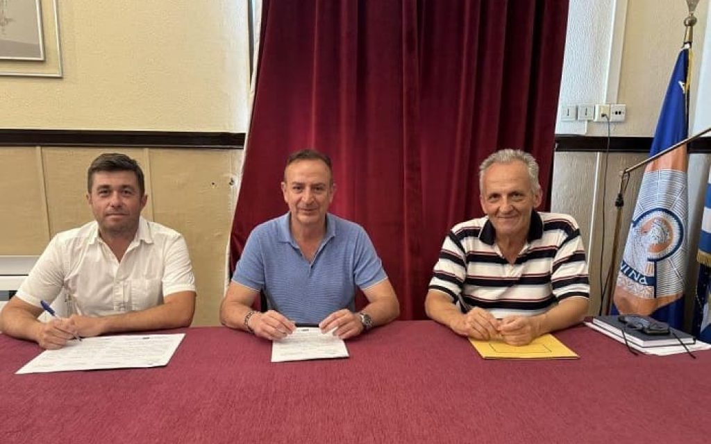 ypografes kastro