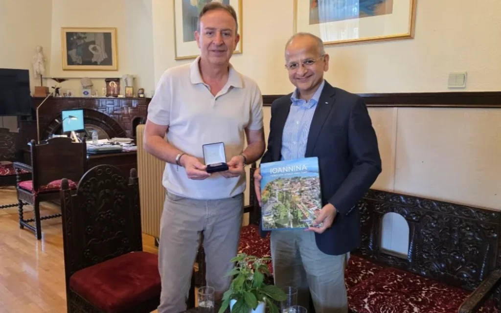 ινδοσ πρεσωισ